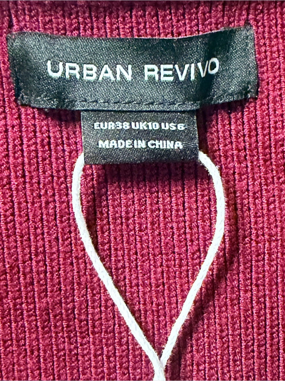 NWT Urban Revivo Women's Deep Burgundy V-Neck Single-Button Cardigan - Picture 3 of 9